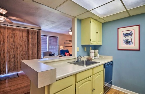 Diamondhead Condo | Diamondhead 1st Floor Condo w/Priv. Balcony Community Pool