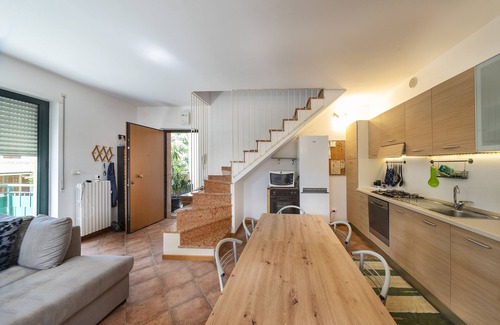 Affi Apartment | Dimora all'Angolo - moderno e in centro