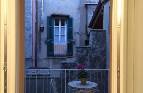 Cernobbio Apartment | Dimora del Vicolo Appartamento Giglio