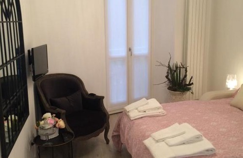 Cernobbio Apartment | Dimora del Vicolo Appartamento Giglio