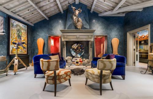 Dorsoduro Apartment | Dimora Orlando A breathtaking Venetian mansion with Private Courtyard!