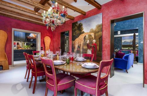 Dorsoduro Apartment | Dimora Orlando A breathtaking Venetian mansion with Private Courtyard!