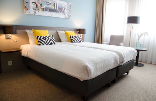Weert Hotel | Dine On Site, Stay Central and Sleep in Comfort!