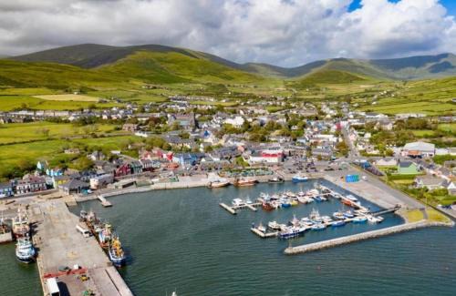 Dingle House | Dingle Courtyard Cottages 2 Bed Sleeps 4