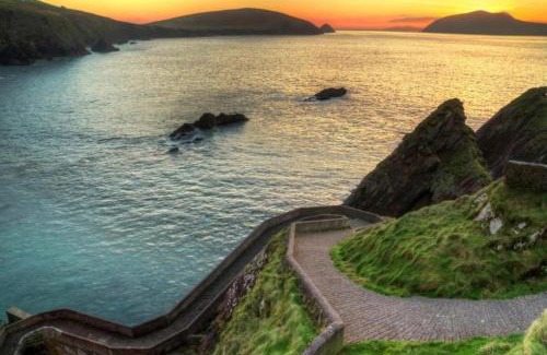 Dingle House | Dingle Courtyard Cottages 2 Bed Sleeps 4