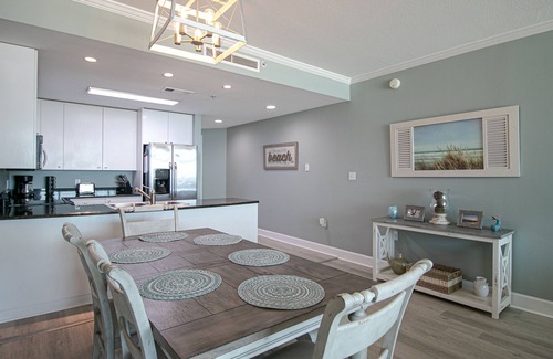 Biloxi Condo | Direct Beachfront 5th. Floor center unit with Million Dollar Views. Seabreeze.