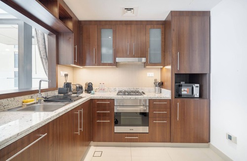 Madinat Zayed Apartment | Direct Dubai Mall Access Downtown Boulev