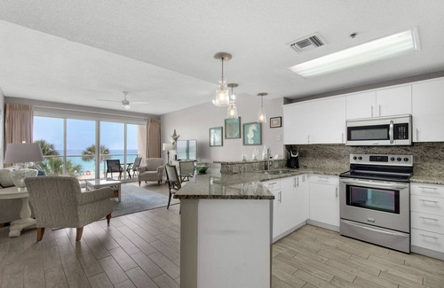 Destin Condo | DIRECT OCEANFRONT! No streets to cross! Unobstructed views! Sterlings Sands 211