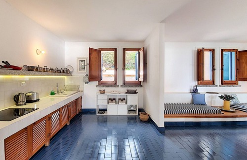 Marina di Felloniche Ski Chalet | Direct sea access and stunning location