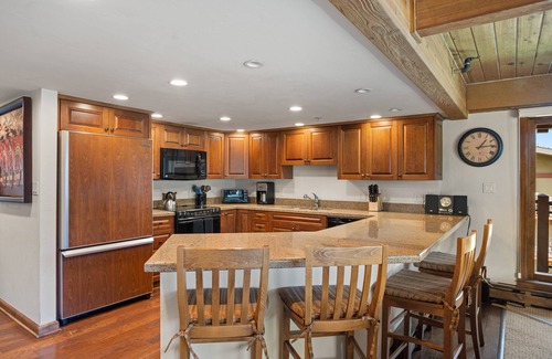 Snowmass Village Condo | Direct Ski-in/Ski-out Stonebridge Condo 600 2 Bedrm Den 3 BA/Pet friendly-see desc