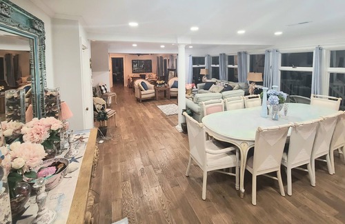 Del Haven House | Directly on a Private Beach! 40-ft Heated Pool + Huge Swim Spa/Resistance Pool