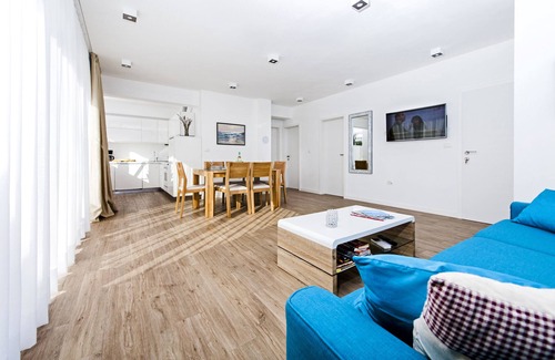 Valbandon Apartment | Directly on the beach - vacation apartment B