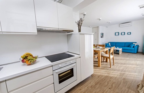 Valbandon Apartment | Directly on the beach - vacation apartment B