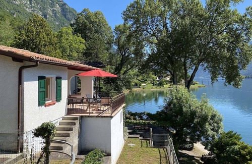 Idro House | Directly on the lake