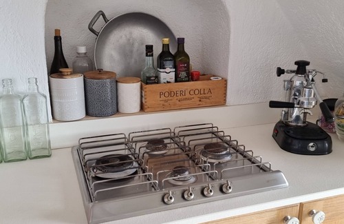 Varigotti House | Direkt am Meer, Einfamilienhaus im Grünen, mit Swimmingpool und Parkplatz