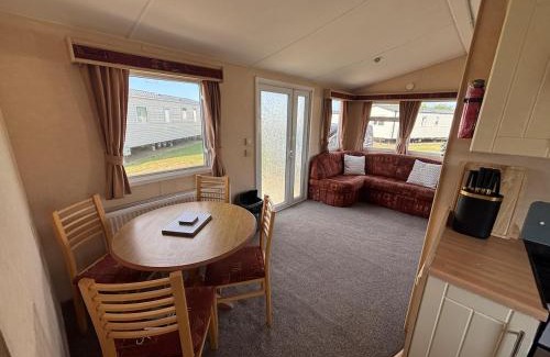 Mablethorpe Apartment | Disabled caravan -ramped decking - Grange Leisure Park, Mablethorpe - Pet friendly and Wifi - Meadow Lakes Caravan & Lodge Hire