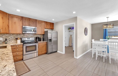 West University House | *Discount* Reno Retreat~UNR~Family~Downtown~Shops