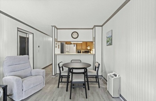 Windy Hill Apartment | Discounted Side Unit - Ocean Pier IV 140