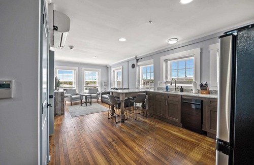 Conway Condo | Discover Conway Trendy Downtown Loft