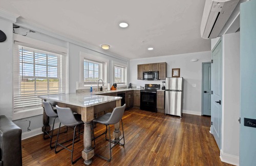 Conway Condo | Discover Conway Trendy Downtown Loft