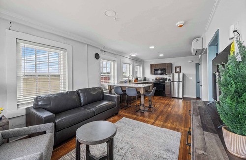 Conway Condo | Discover Conway Trendy Downtown Loft