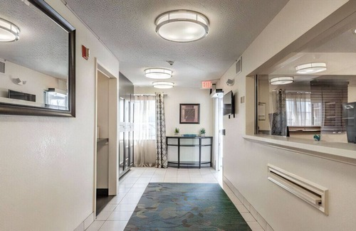 Huntsville House | Discover Perfect Oasis Here! Ideal for Couple