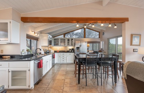 Prescott House | Discover Prescott charm, just a 7-min drive from Whiskey Row with amazing views!