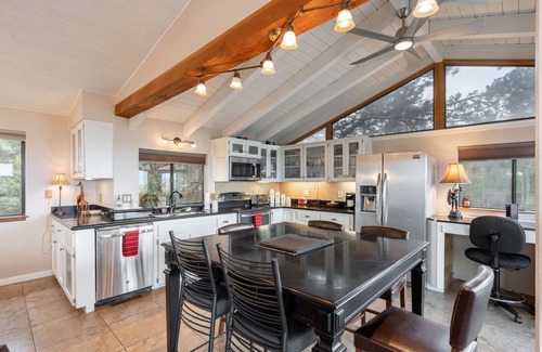 Prescott House | Discover Prescott charm, just a 7-min drive from Whiskey Row with amazing views!