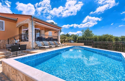 Loborika Villa | Discover the tranquillity of the secluded Villa Flora