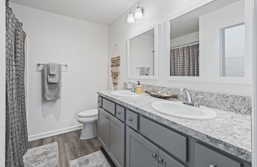 Okahumpka Villa | Discover Your Oasis in The Villages: A Relaxing Retreat with All the Amenities!