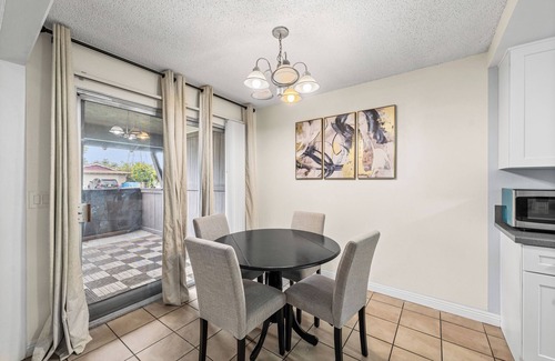 Southwest Anaheim Condo | Disney/Knotts Berry Condo! 12 mins ride to Disney