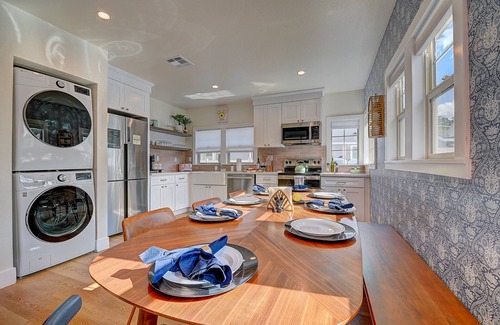 Henninger Park House | Disney Oasis with Pool and Games