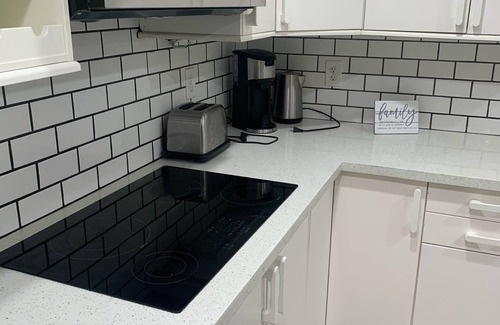 Lyon Street House | Disneyland Family home near Beach & Walk to zoo. Super central.