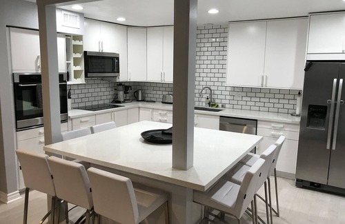 Lyon Street House | Disneyland Family home near Beach & Walk to zoo. Super central.