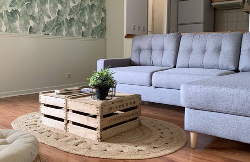 Montevrain Condo | Disneyland Paris 3 minutes away, sleeps 7, 2 bedrooms.