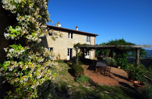 Lucca Historical Center Villa | Distanced space, panoramas & privacy minutes from the walls of Lucca; a/c & pool