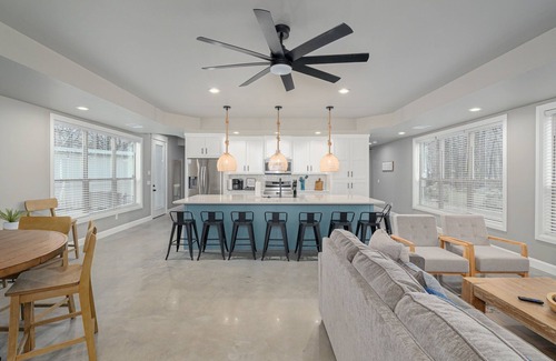 Kingston House | Distinctive Design, Luxury & Fun at Lake Texoma