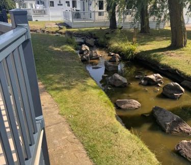 Hunstanton Apartment | DJD ,Country Style Luxury Lodge, Manor Park Sleeps 4