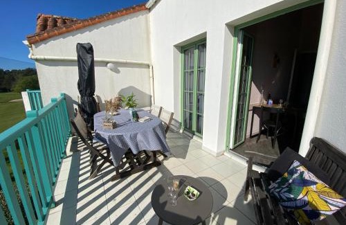 Bourgenay Apartment | Djiiméé, Piscine & vue apaisante sur Golf, 5 pers