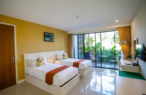 Krabi House | DLXG-RB HULA, 1.9km 6min drive to Ao Nang Beach