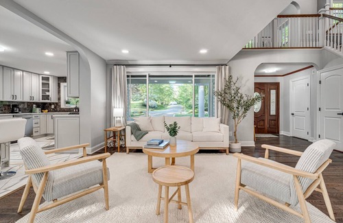 Gaithersburg House | DMV 6BR Luxury Lake House with Firepit, Game Room