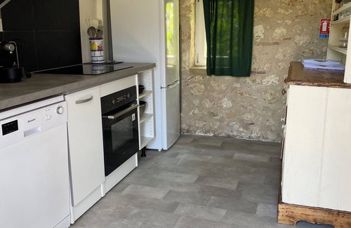 Sainte-Colombe-de-Villeneuve Cottage | Domaine de Villot-le Pigeonnier Gîte Avec Jacuzzi à la Campagne Ideal Famille