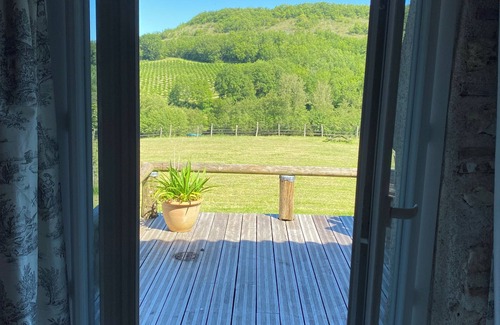 Sainte-Colombe-de-Villeneuve Cottage | Domaine de Villot-le Pigeonnier Gîte Avec Jacuzzi à la Campagne Ideal Famille