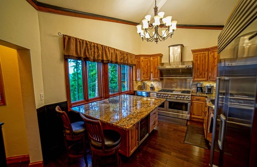 Breckenridge House | Do You Like New? Breckenridge Peak 7 - Hot Tub - Sleeps 10