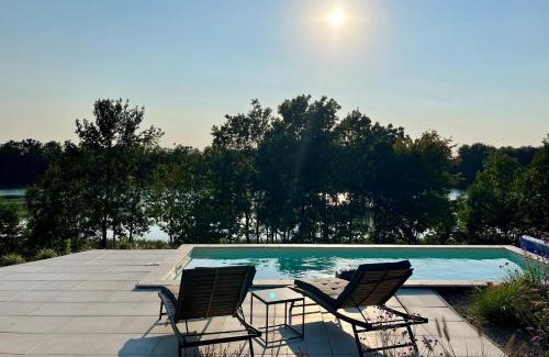 gmina Osiek Villa | DOBRE 23j - Dom nad jeziorem, z basenem i linią brzegową