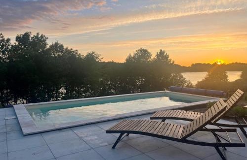 gmina Osiek Villa | DOBRE 23j - Dom nad jeziorem, z basenem i linią brzegową