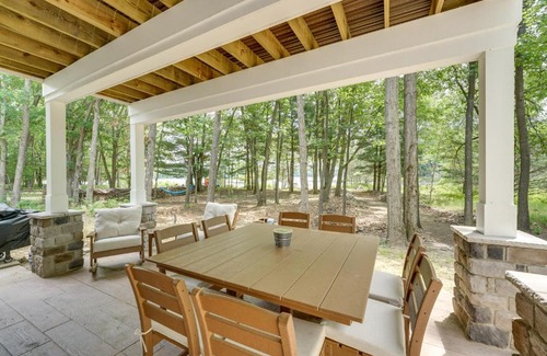 Free Soil House | Dock and Yard Games Lakefront Michigan Getaway!