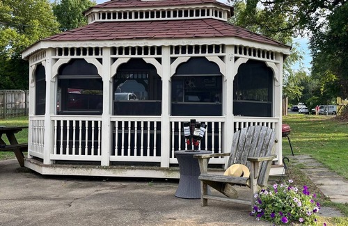 Edgewater RV Rental | Dock, Dine, & Unwind: The Ultimate Waterfront Glamp Spot