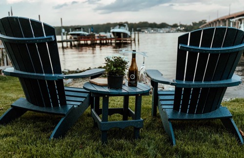 Edgewater RV Rental | Dock, Dine, & Unwind: The Ultimate Waterfront Glamp Spot