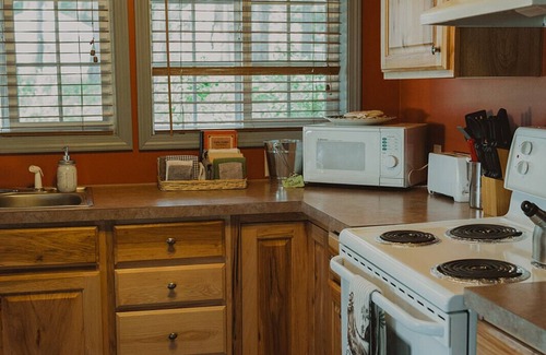 Seeley Lake Cabin | Dockside Cabin at Tamaracks Resort is family-friendly and right on the lake!